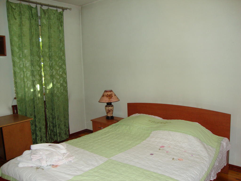 אוש Guest House Vip חדר תמונה
